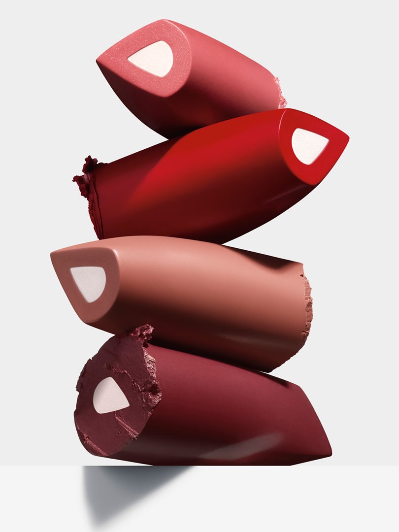 "Dramatic Μέχρι Τέλους" Νέο Dramatically Different™ Lipstick Shaping Lip Colour!